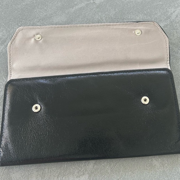 Kenneth Cole Reaction Black Leather Wallet - Picture 5 of 8